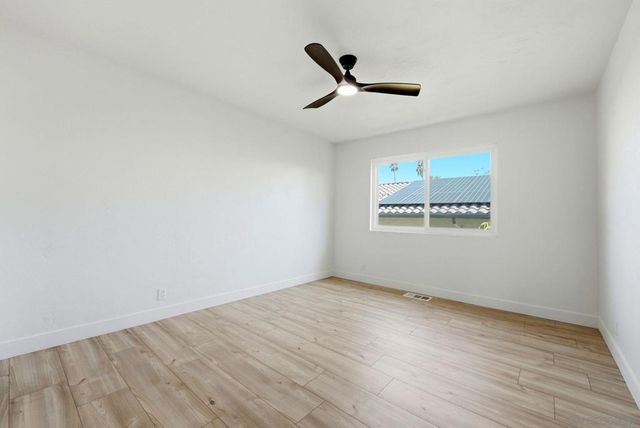 1329 Park Hill Ln, Escondido, CA 92025