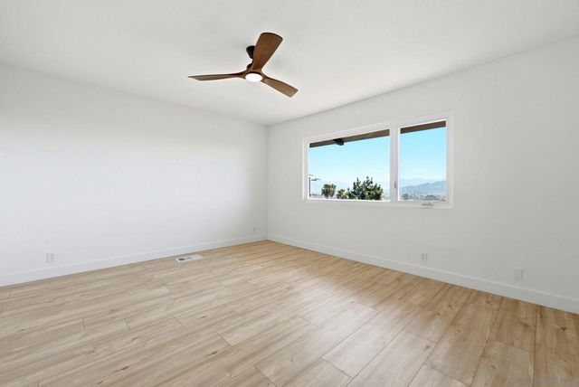 1329 Park Hill Ln, Escondido, CA 92025
