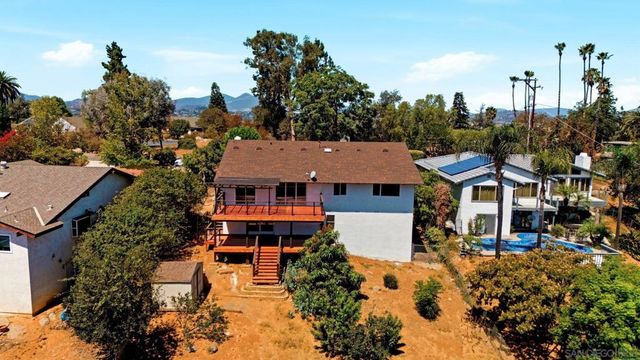 1329 Park Hill Ln, Escondido, CA 92025