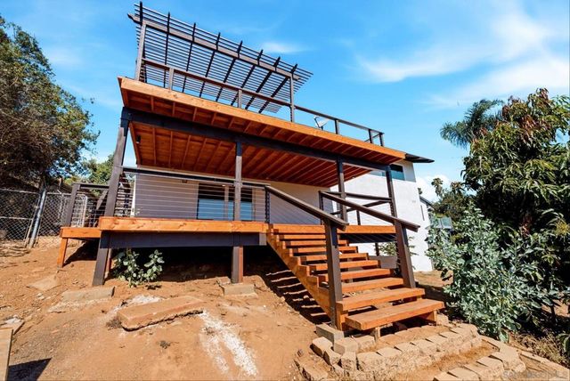 1329 Park Hill Ln, Escondido, CA 92025