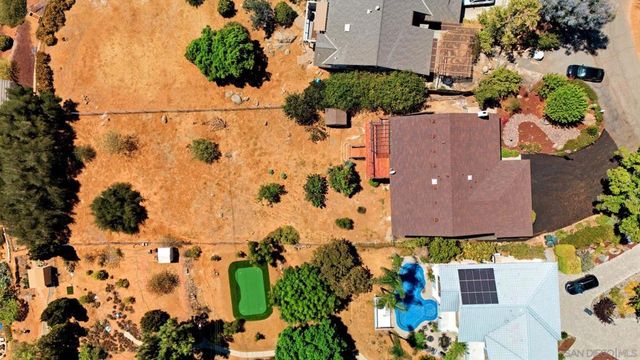 1329 Park Hill Ln, Escondido, CA 92025