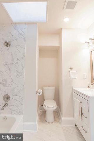 319 E UNIVERSITY PKWY, Baltimore, MD 21218