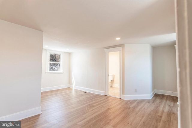 319 E UNIVERSITY PKWY, Baltimore, MD 21218