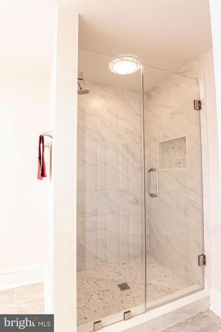 319 E UNIVERSITY PKWY, Baltimore, MD 21218