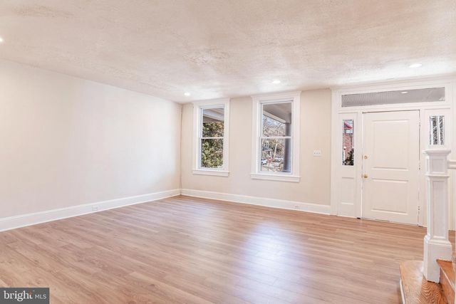 319 E UNIVERSITY PKWY, Baltimore, MD 21218