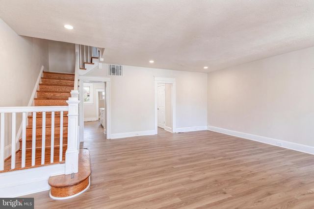 319 E UNIVERSITY PKWY, Baltimore, MD 21218