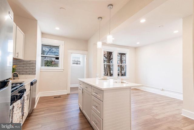 319 E UNIVERSITY PKWY, Baltimore, MD 21218