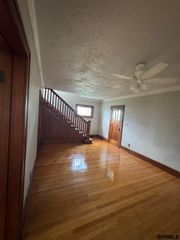 908 S 36Th Street, Omaha, NE 68105