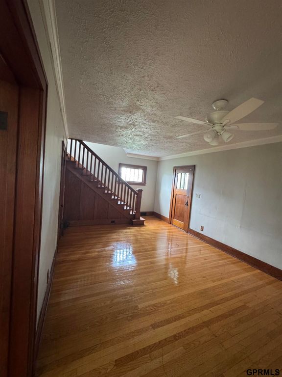 908 S 36Th Street, Omaha, NE 68105