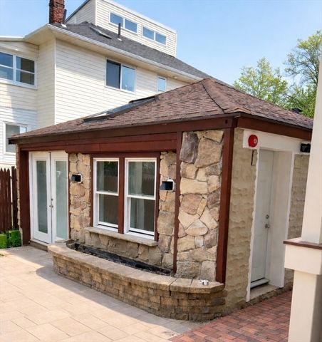 36 Walnut St R, Medford, MA 02155