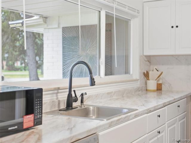 23456 Lee Baker Drive, Southfield, MI 48075