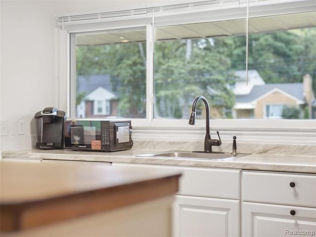 23456 Lee Baker Drive, Southfield, MI 48075