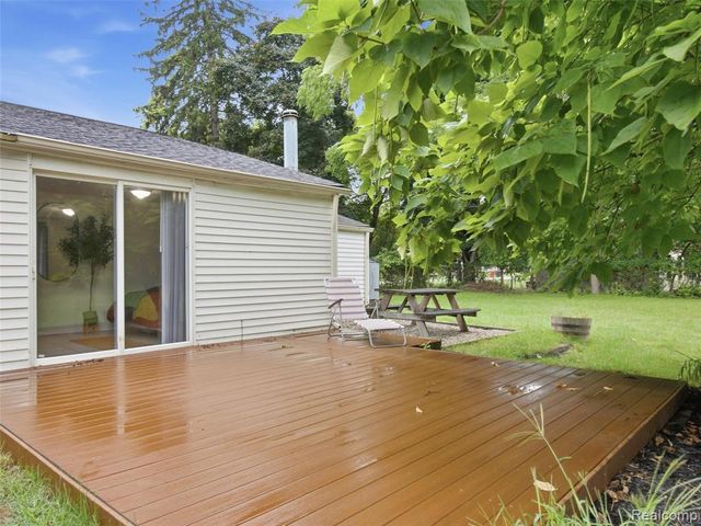 23456 Lee Baker Drive, Southfield, MI 48075