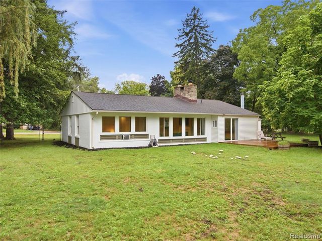 23456 Lee Baker Drive, Southfield, MI 48075