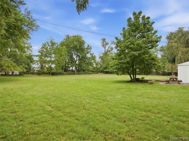 23456 Lee Baker Drive, Southfield, MI 48075