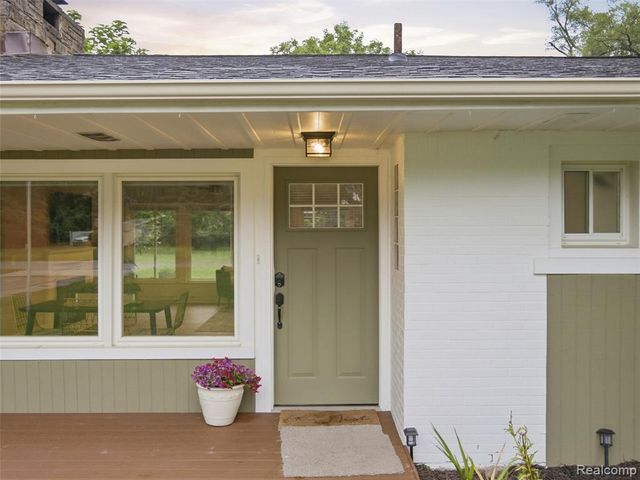 23456 Lee Baker Drive, Southfield, MI 48075