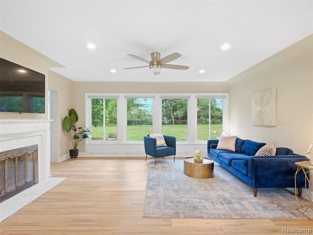 23456 Lee Baker Drive, Southfield, MI 48075