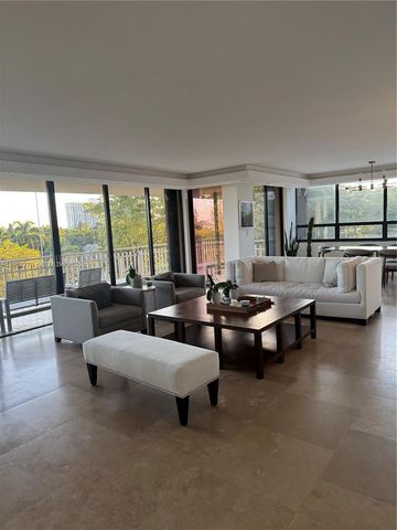 11113 Biscayne Blvd 351, Miami, FL 33181