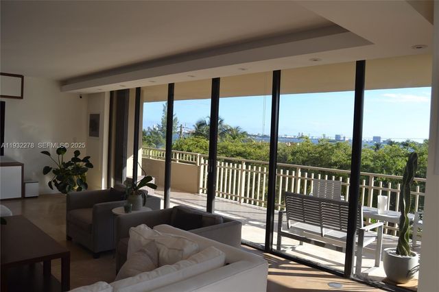 11113 Biscayne Blvd 351, Miami, FL 33181