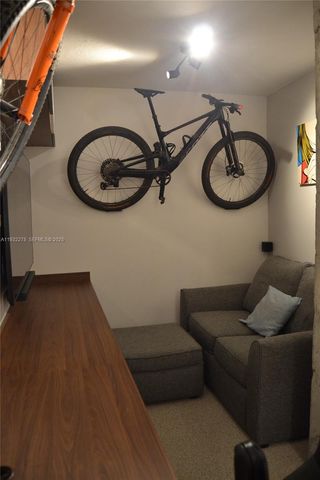 11113 Biscayne Blvd 351, Miami, FL 33181