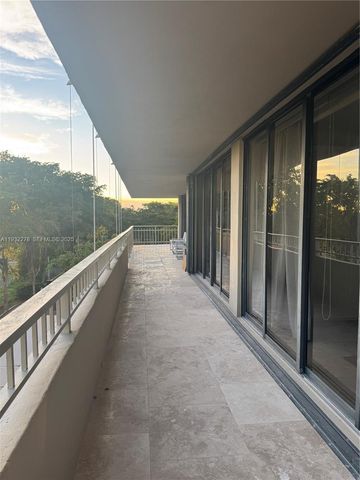 11113 Biscayne Blvd 351, Miami, FL 33181