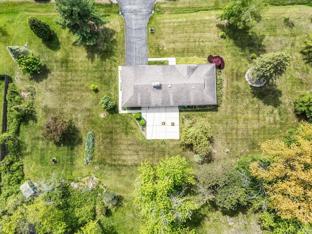 11240 N Valley DRIVE, Mequon, WI 53092