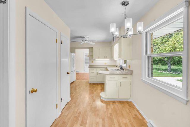 11240 N Valley DRIVE, Mequon, WI 53092