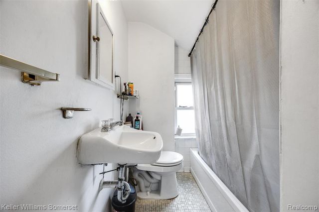 2960 Kenmore Road, Berkley, MI 48072