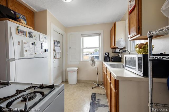 2960 Kenmore Road, Berkley, MI 48072