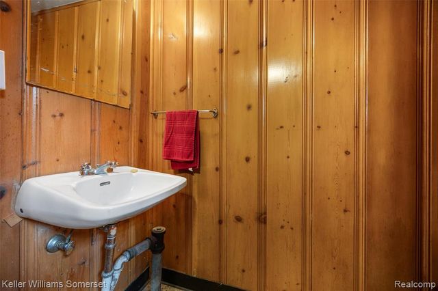 2960 Kenmore Road, Berkley, MI 48072