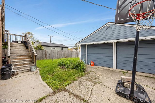 2960 Kenmore Road, Berkley, MI 48072