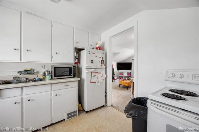 2960 Kenmore Road, Berkley, MI 48072
