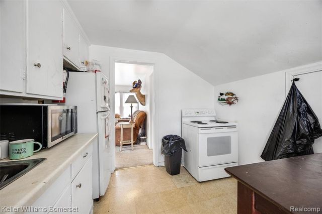 2960 Kenmore Road, Berkley, MI 48072