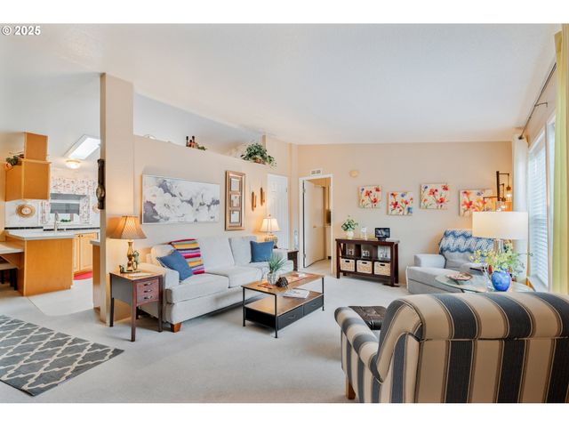 60 HERITAGE Blvd, Longview, WA 98632