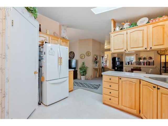 60 HERITAGE Blvd, Longview, WA 98632