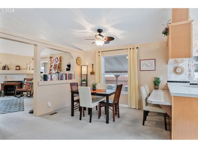 60 HERITAGE Blvd, Longview, WA 98632