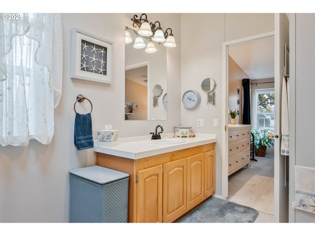 60 HERITAGE Blvd, Longview, WA 98632