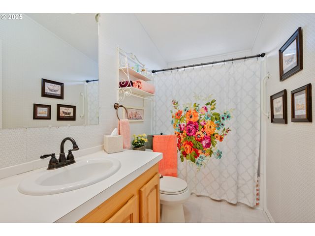 60 HERITAGE Blvd, Longview, WA 98632