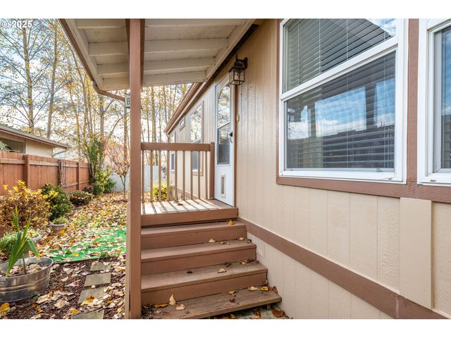 60 HERITAGE Blvd, Longview, WA 98632