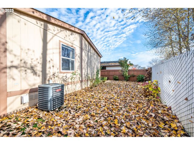 60 HERITAGE Blvd, Longview, WA 98632