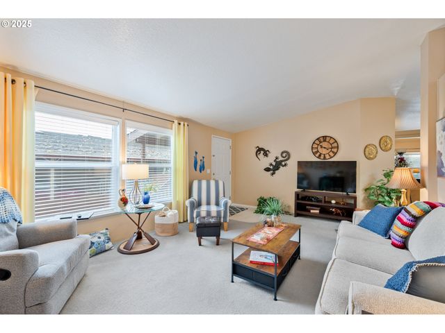 60 HERITAGE Blvd, Longview, WA 98632