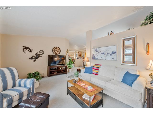 60 HERITAGE Blvd, Longview, WA 98632