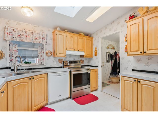 60 HERITAGE Blvd, Longview, WA 98632