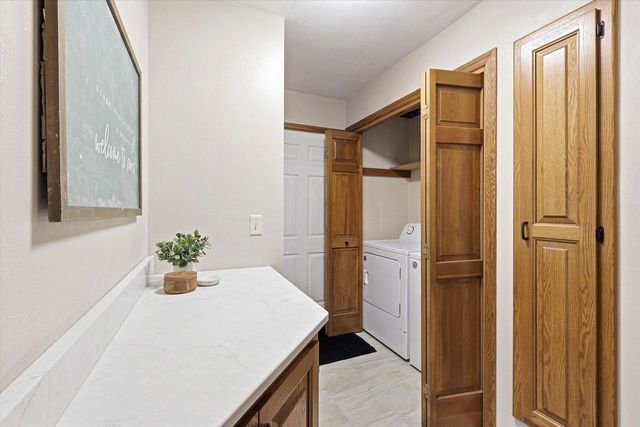 1138 E CAPITOL DRIVE, Appleton, WI 54911