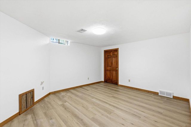 1138 E CAPITOL DRIVE, Appleton, WI 54911