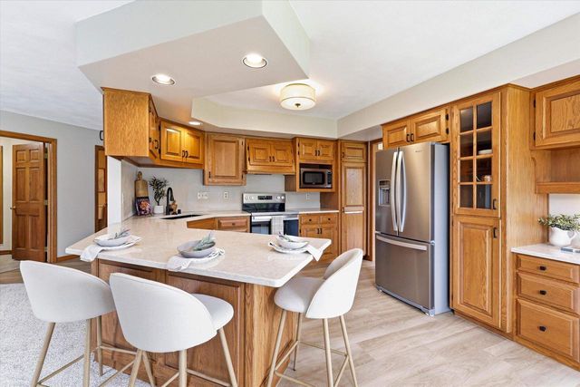 1138 E CAPITOL DRIVE, Appleton, WI 54911