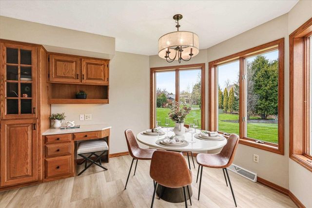 1138 E CAPITOL DRIVE, Appleton, WI 54911