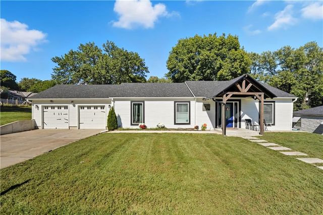 5820 Sloan Avenue, Kansas City, KS 66104