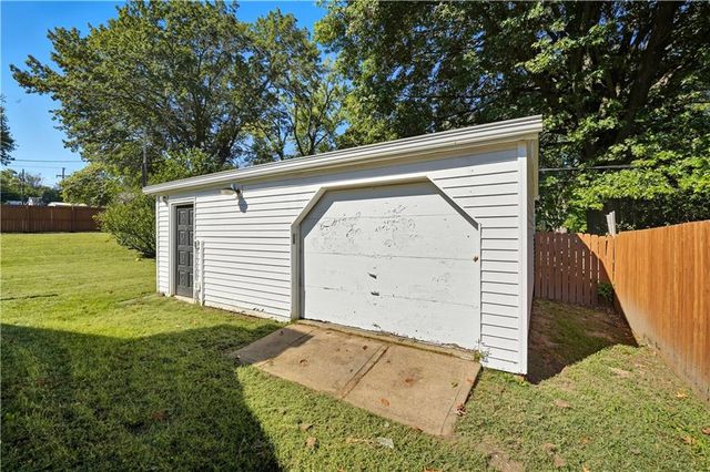 5820 Sloan Avenue, Kansas City, KS 66104