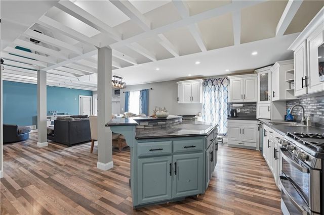 5820 Sloan Avenue, Kansas City, KS 66104